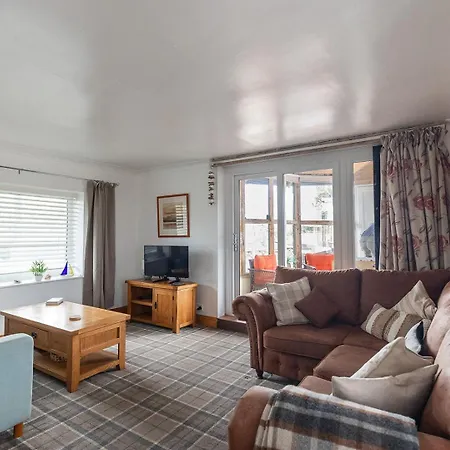 Free Birds Rest - Coastal Escape - Sleeps 8