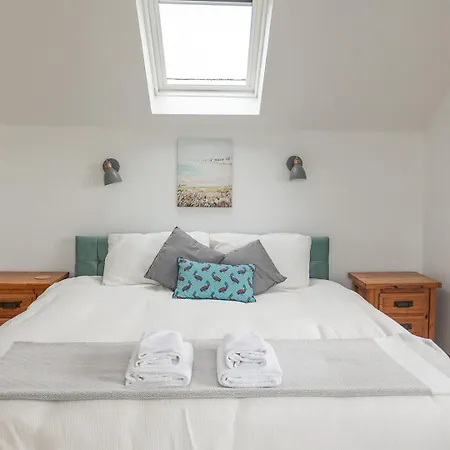 Free Birds Rest - Coastal Escape - Sleeps 8 * Beckfoot (Cumberland, Cumbria)