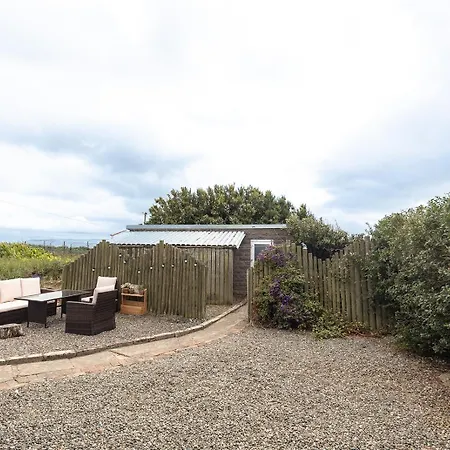 Free Birds Rest - Coastal Escape - Sleeps 8 *