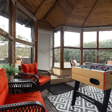 Free Birds Rest - Coastal Escape - Sleeps 8