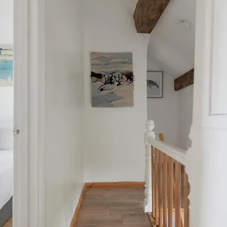 Free Birds Rest - Coastal Escape - Sleeps 8