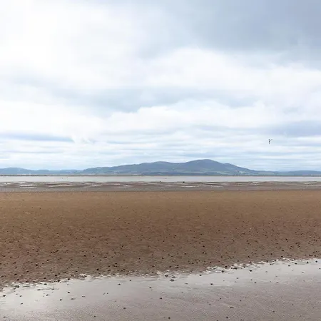 Free Birds Rest - Coastal Escape - Sleeps 8