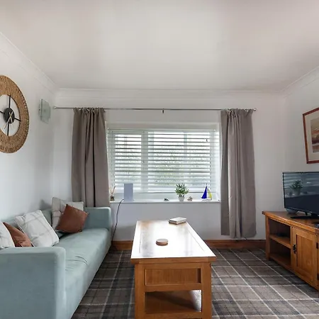 Free Birds Rest - Coastal Escape - Sleeps 8